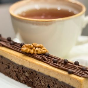 آموزش آنلاین براونی گردو با گاناش و کرم پرالین – ندا توکلی