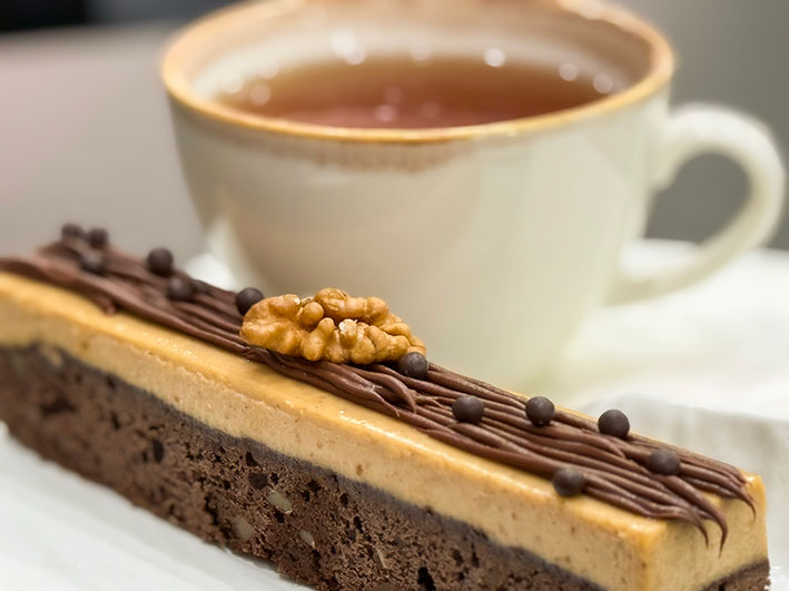 آموزش آنلاین براونی گردو با گاناش و کرم پرالین - ندا توکلی - تصویر 3